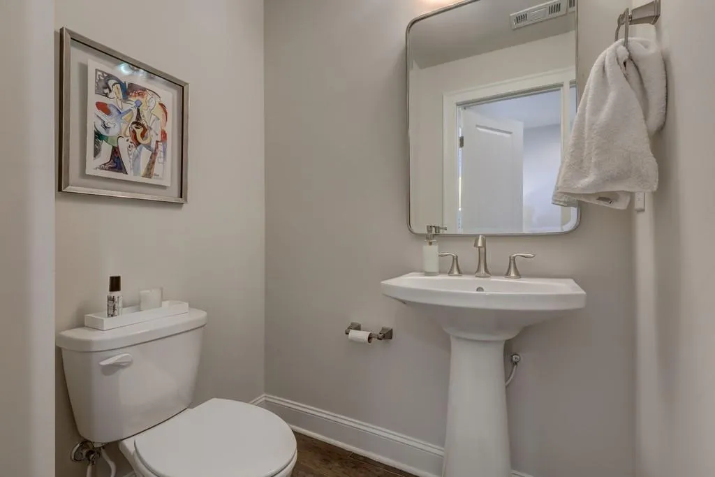 4231 Deming Circle, Sandy Springs, Georgia 30342, 2 Bedrooms Bedrooms, ,2 BathroomsBathrooms,Residential,Sold,4231 Deming Circle,6865567