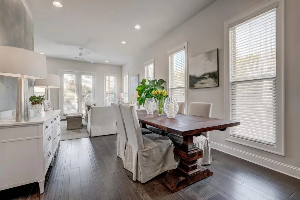 4231 Deming Circle, Sandy Springs, Georgia 30342, 2 Bedrooms Bedrooms, ,2 BathroomsBathrooms,Residential,Sold,4231 Deming Circle,6865567
