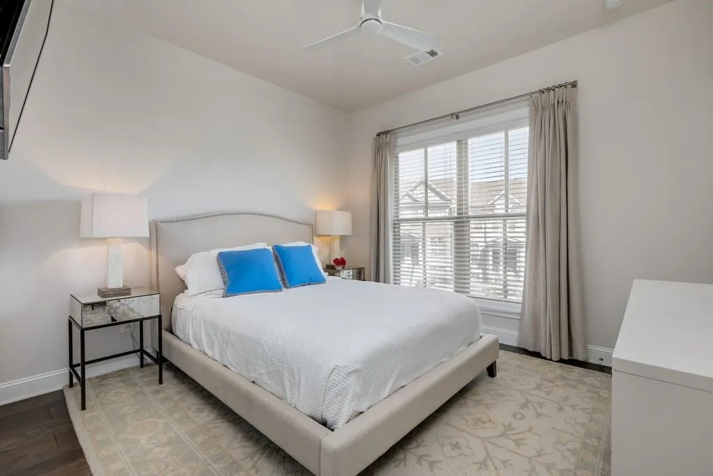 4231 Deming Circle, Sandy Springs, Georgia 30342, 2 Bedrooms Bedrooms, ,2 BathroomsBathrooms,Residential,Sold,4231 Deming Circle,6865567