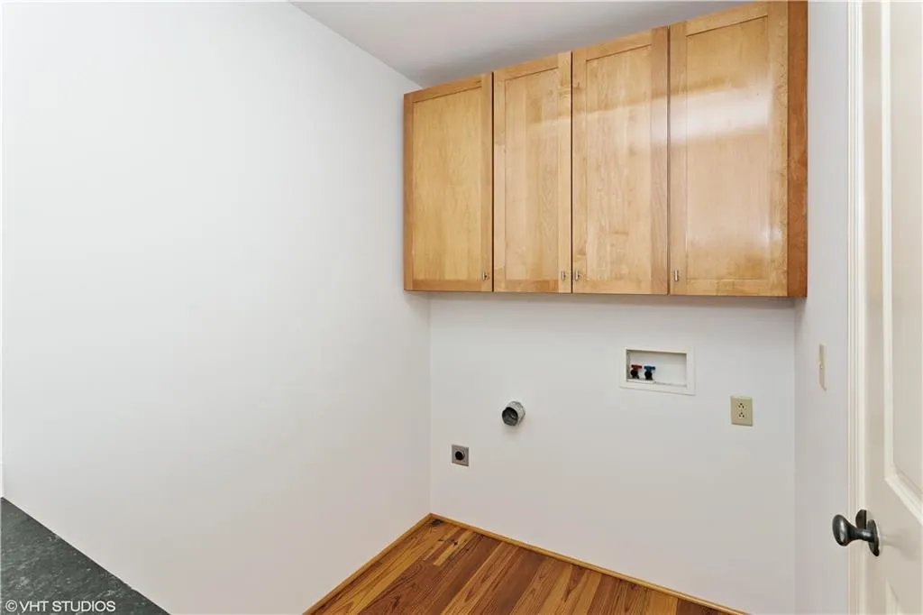 6105 Blue Stone Road Unit 210, Atlanta, Georgia 30328, 2 Bedrooms Bedrooms, ,2 BathroomsBathrooms,Residential,Sold,6105 Blue Stone Road Unit 210,5934756