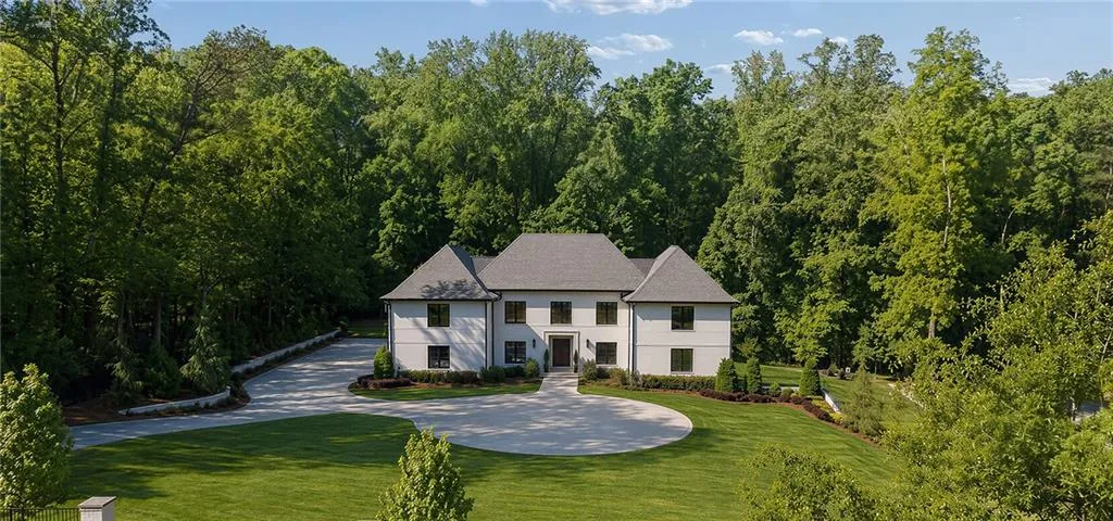5260 Long Island Drive Nw, Atlanta, Georgia 30327, 8 Bedrooms Bedrooms, ,7 BathroomsBathrooms,Residential,For Sale,5260 Long Island Drive Nw,7758333