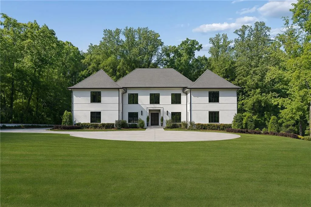5260 Long Island Drive Nw, Atlanta, Georgia 30327, 8 Bedrooms Bedrooms, ,7 BathroomsBathrooms,Residential,For Sale,5260 Long Island Drive Nw,7758333