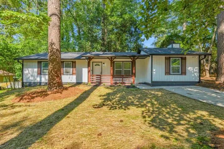 8438 N Pond Drive, Riverdale, Georgia 30274