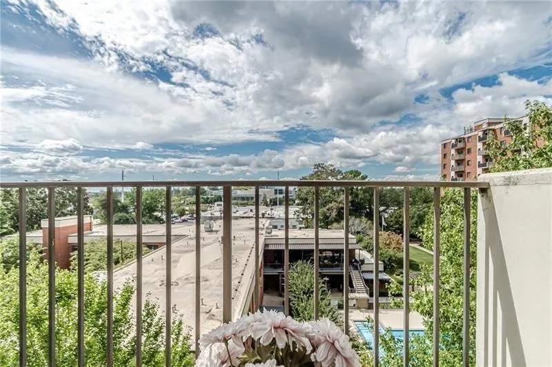300 Johnson Ferry Road Unit A610, Atlanta, Georgia 30328, 1 Bedroom Bedrooms, ,1 BathroomBathrooms,Residential,For Sale,300 Johnson Ferry Road Unit A610,7736280