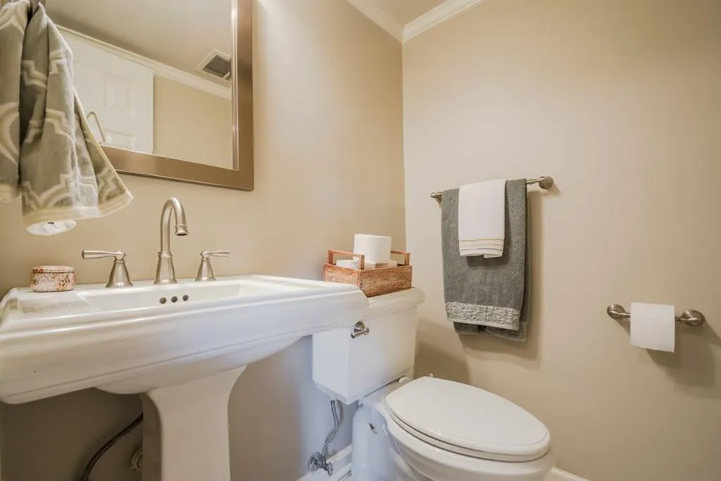 16 Jefferson Hill Place Ne, Atlanta, Georgia 30342, 2 Bedrooms Bedrooms, ,2 BathroomsBathrooms,Residential,Sold,16 Jefferson Hill Place Ne,5768347