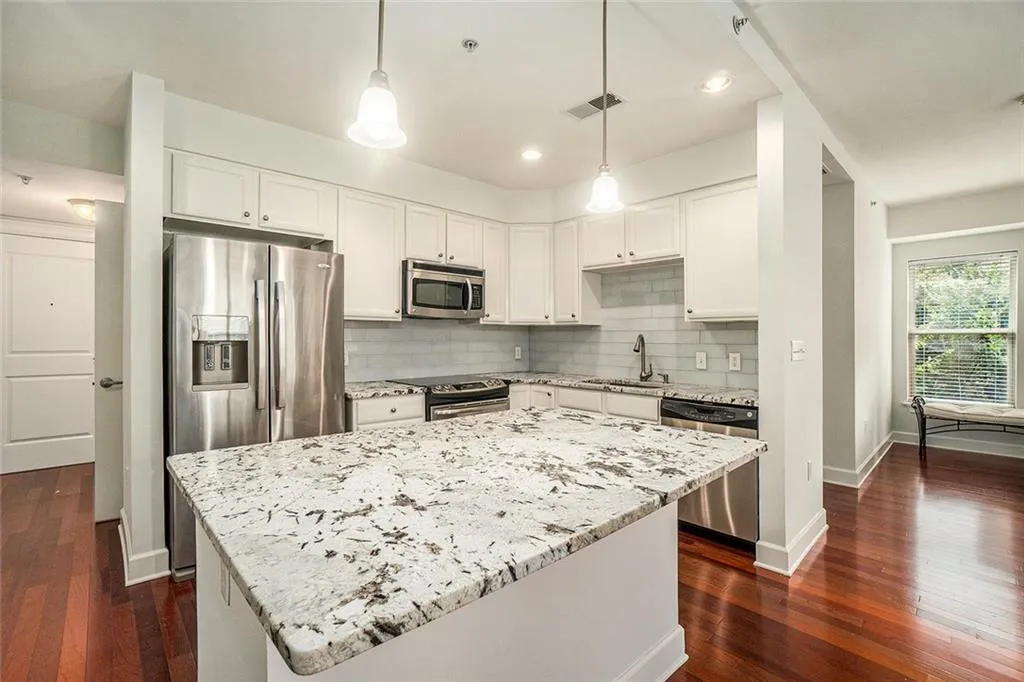 200 River Vista Drive Unit 307, Atlanta, Georgia 30339, 2 Bedrooms Bedrooms, ,2 BathroomsBathrooms,Residential,For Sale,200 River Vista Drive Unit 307,7635111