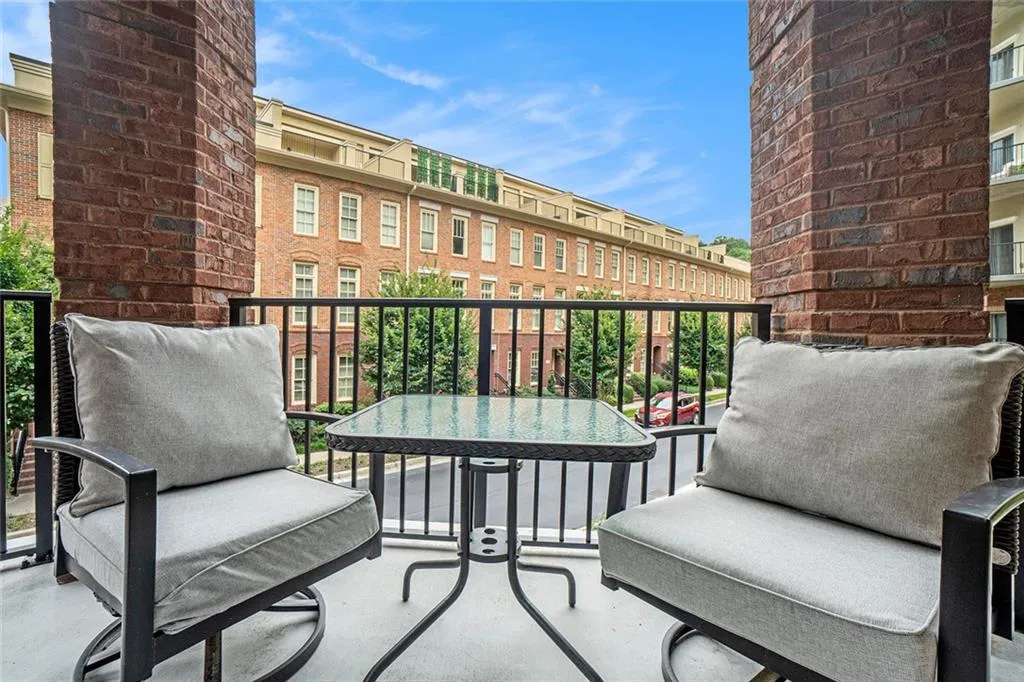 200 River Vista Drive Unit 307, Atlanta, Georgia 30339, 2 Bedrooms Bedrooms, ,2 BathroomsBathrooms,Residential,For Sale,200 River Vista Drive Unit 307,7635111