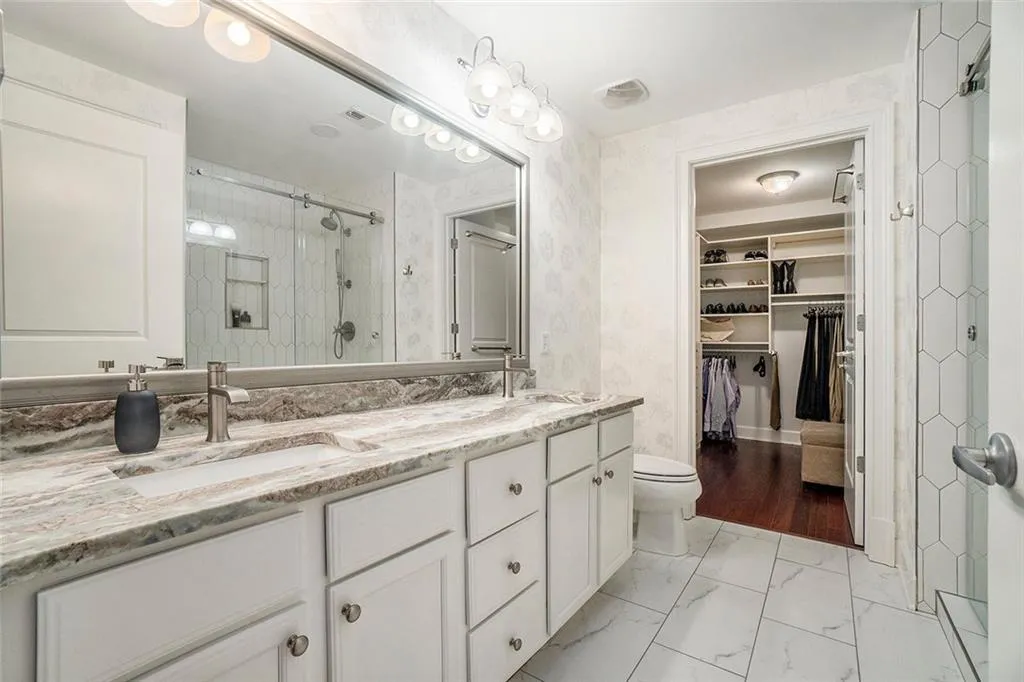 200 River Vista Drive Unit 307, Atlanta, Georgia 30339, 2 Bedrooms Bedrooms, ,2 BathroomsBathrooms,Residential,For Sale,200 River Vista Drive Unit 307,7635111