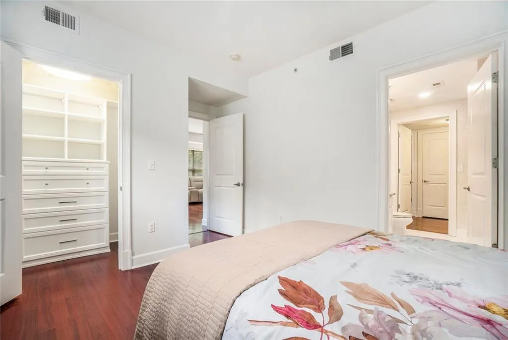 200 River Vista Drive Unit 307, Atlanta, Georgia 30339, 2 Bedrooms Bedrooms, ,2 BathroomsBathrooms,Residential,For Sale,200 River Vista Drive Unit 307,7635111