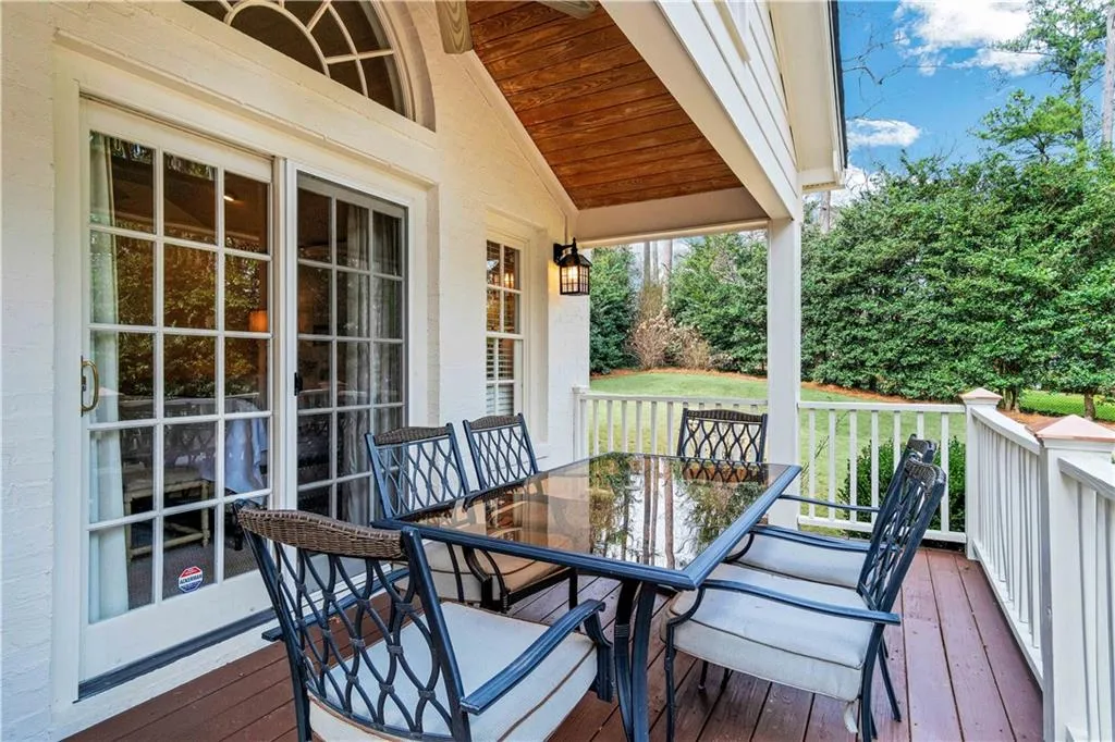 396 Meadowbrook Drive, Atlanta, Georgia 30342, 3 Bedrooms Bedrooms, ,2 BathroomsBathrooms,Residential,Sold,396 Meadowbrook Drive,6507555