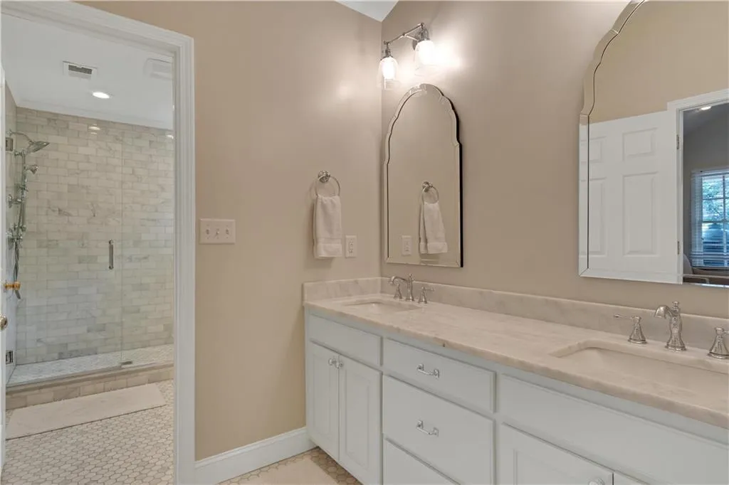 396 Meadowbrook Drive, Atlanta, Georgia 30342, 3 Bedrooms Bedrooms, ,2 BathroomsBathrooms,Residential,Sold,396 Meadowbrook Drive,6507555