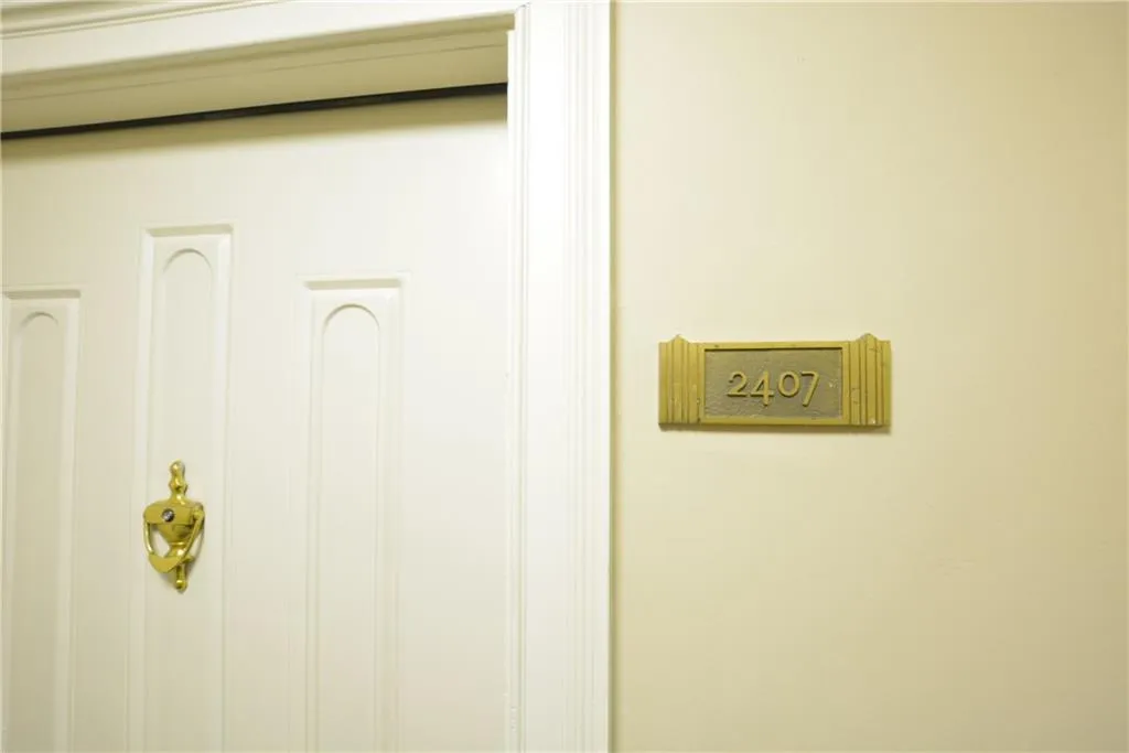 2870 Pharr Court S Unit 2407, Atlanta, Georgia 30305, 1 Bedroom Bedrooms, ,1 BathroomBathrooms,Residential,Sold,2870 Pharr Court S Unit 2407,5716755
