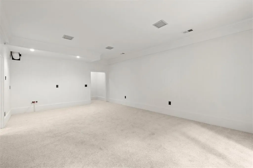 2525 Spalding Drive, Atlanta, Georgia 30350, 4 Bedrooms Bedrooms, ,4 BathroomsBathrooms,Residential,Sold,2525 Spalding Drive,7421006