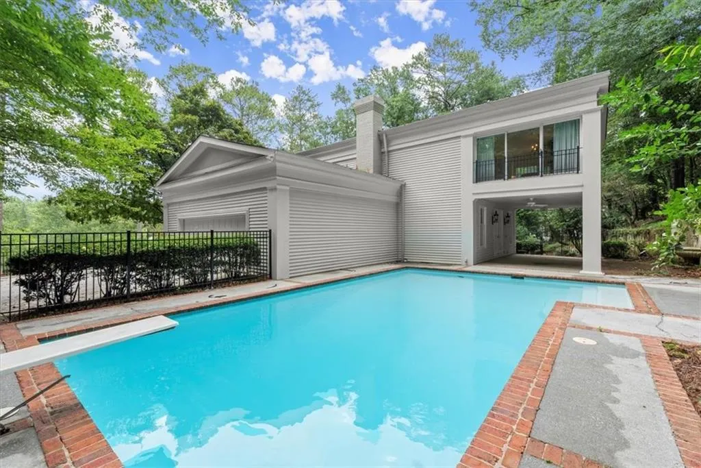 2525 Spalding Drive, Atlanta, Georgia 30350, 4 Bedrooms Bedrooms, ,4 BathroomsBathrooms,Residential,Sold,2525 Spalding Drive,7421006