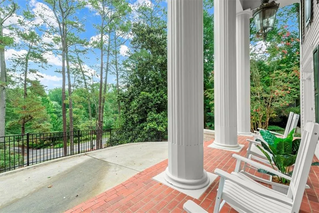 2525 Spalding Drive, Atlanta, Georgia 30350, 4 Bedrooms Bedrooms, ,4 BathroomsBathrooms,Residential,Sold,2525 Spalding Drive,7421006