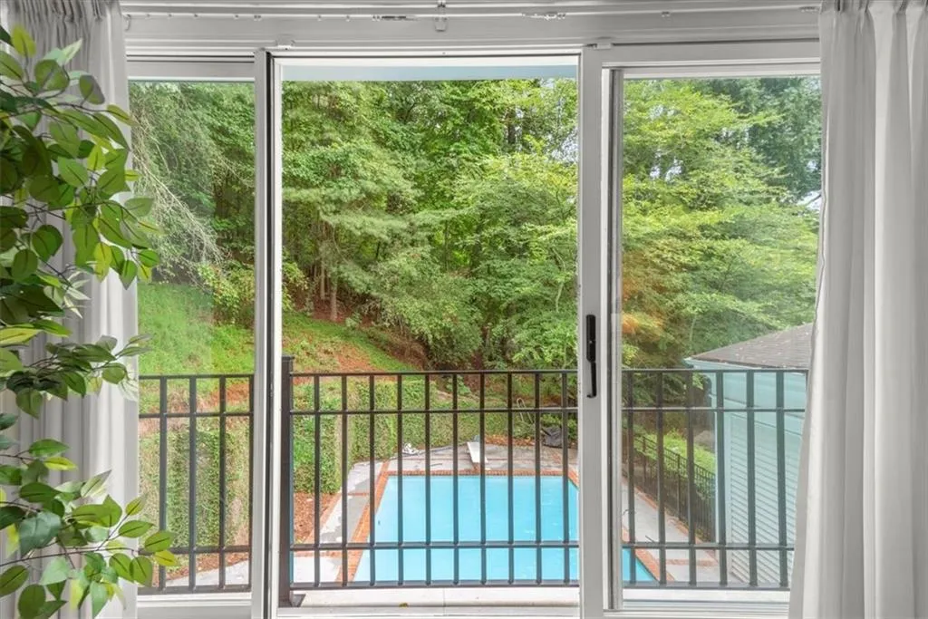 2525 Spalding Drive, Atlanta, Georgia 30350, 4 Bedrooms Bedrooms, ,4 BathroomsBathrooms,Residential,Sold,2525 Spalding Drive,7421006