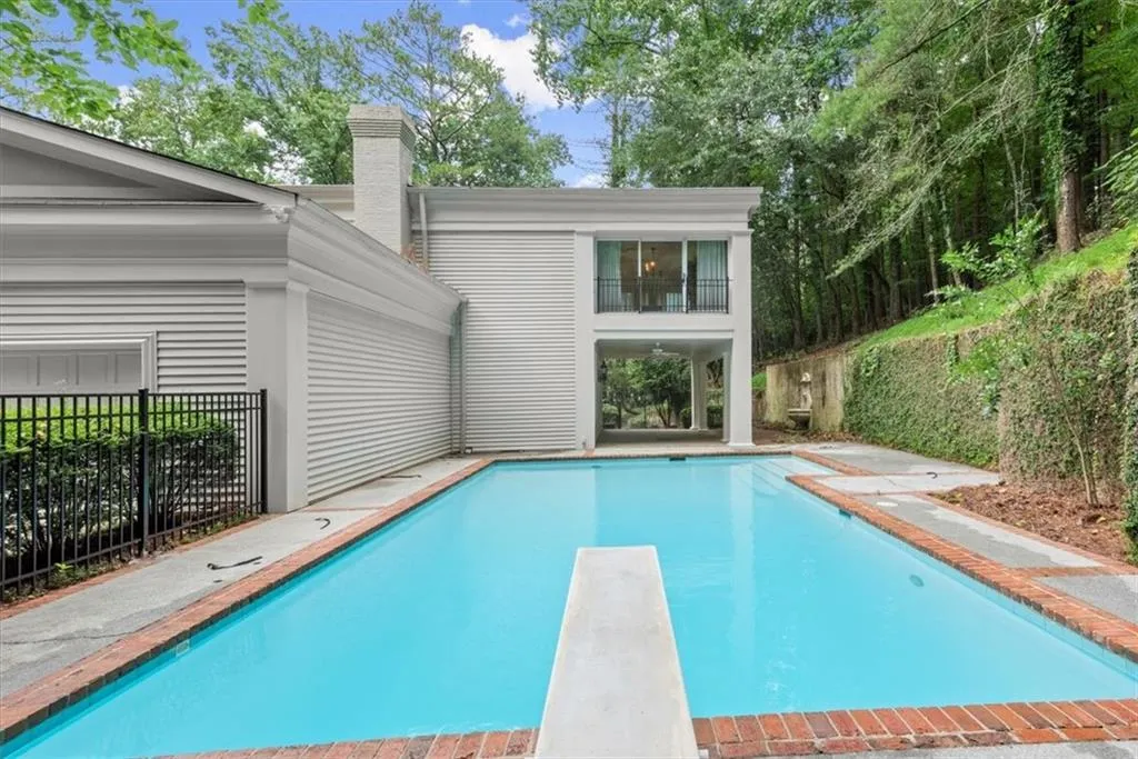 2525 Spalding Drive, Atlanta, Georgia 30350, 4 Bedrooms Bedrooms, ,4 BathroomsBathrooms,Residential,Sold,2525 Spalding Drive,7421006