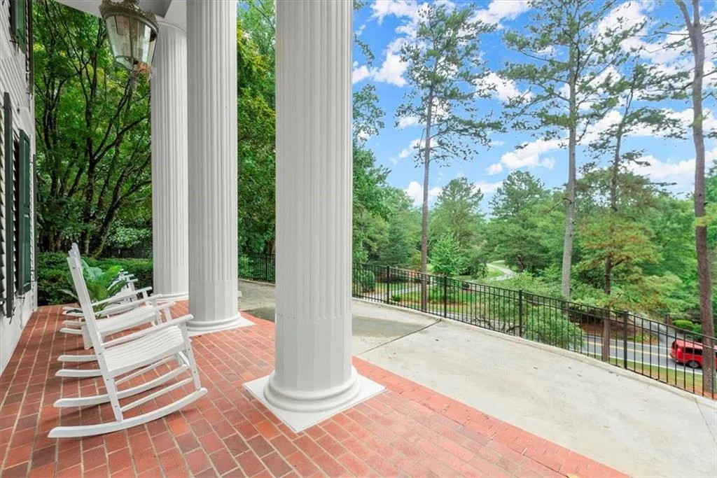 2525 Spalding Drive, Atlanta, Georgia 30350, 4 Bedrooms Bedrooms, ,4 BathroomsBathrooms,Residential,Sold,2525 Spalding Drive,7421006