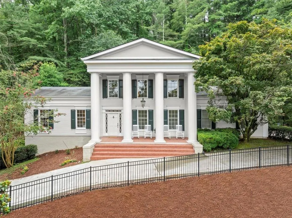 2525 Spalding Drive, Atlanta, Georgia 30350, 4 Bedrooms Bedrooms, ,4 BathroomsBathrooms,Residential,Sold,2525 Spalding Drive,7421006