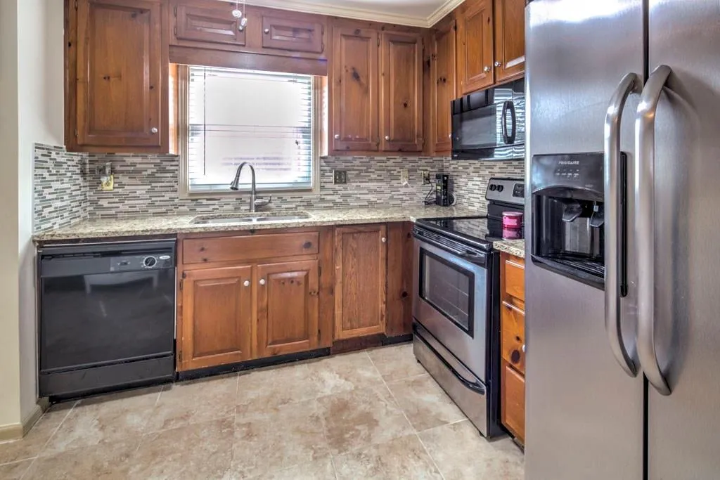 335 Towergate Place, Sandy Springs, Georgia 30350, 2 Bedrooms Bedrooms, ,2 BathroomsBathrooms,Residential,Sold,335 Towergate Place,5982895