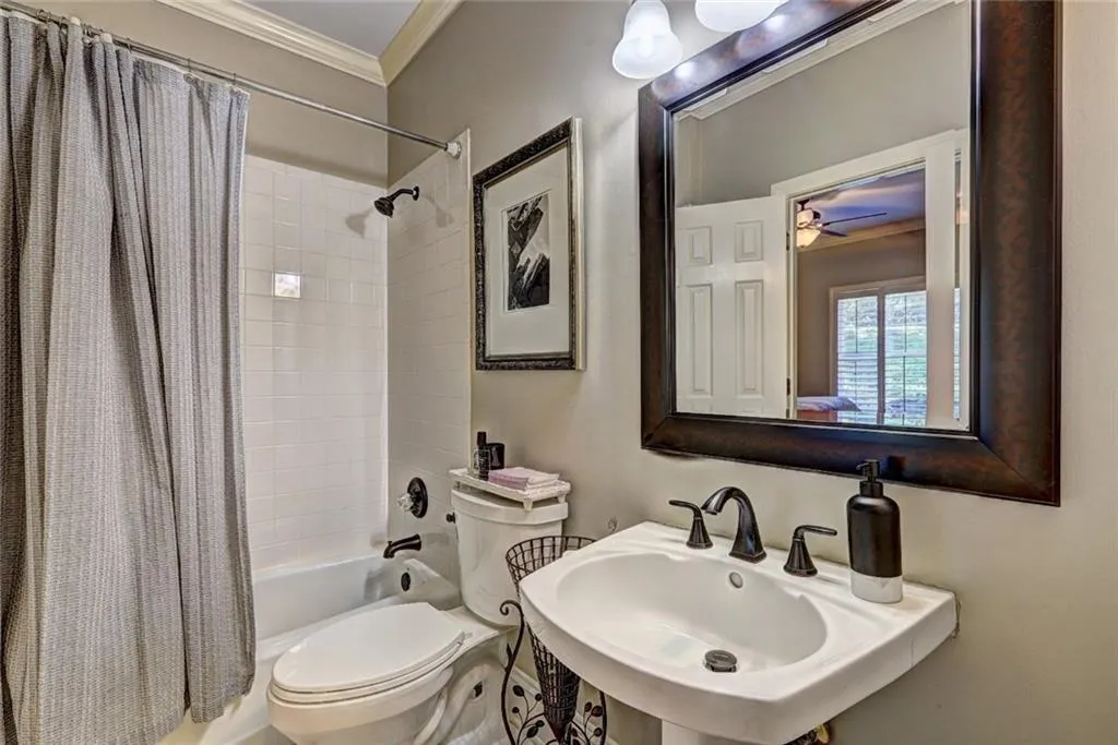 8440 Valemont Drive, Sandy Springs, Georgia 30350, 5 Bedrooms Bedrooms, ,4 BathroomsBathrooms,Residential,For Sale,8440 Valemont Drive,7635755