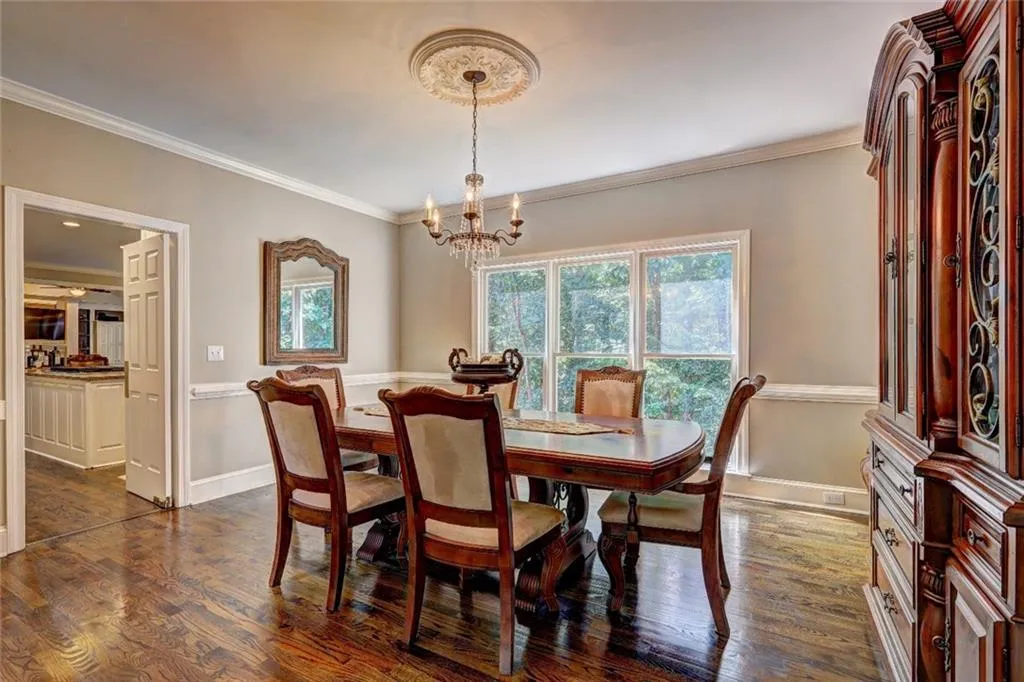 8440 Valemont Drive, Sandy Springs, Georgia 30350, 5 Bedrooms Bedrooms, ,4 BathroomsBathrooms,Residential,For Sale,8440 Valemont Drive,7635755