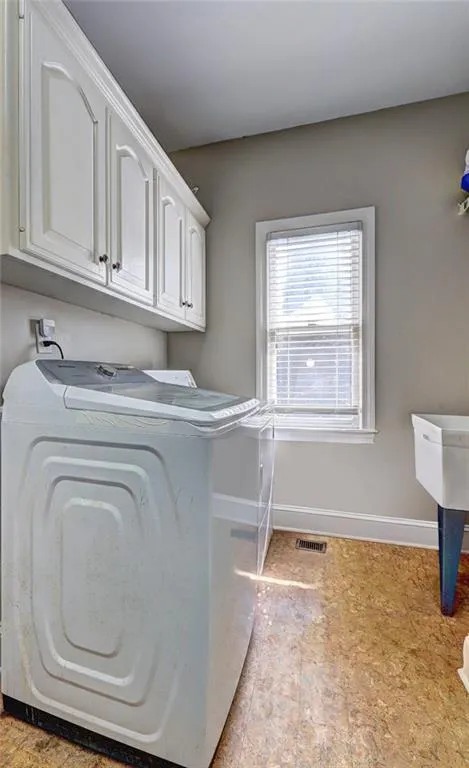 8440 Valemont Drive, Sandy Springs, Georgia 30350, 5 Bedrooms Bedrooms, ,4 BathroomsBathrooms,Residential,For Sale,8440 Valemont Drive,7635755