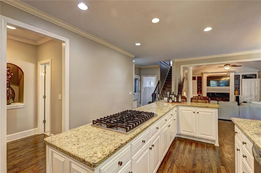 8440 Valemont Drive, Sandy Springs, Georgia 30350, 5 Bedrooms Bedrooms, ,4 BathroomsBathrooms,Residential,For Sale,8440 Valemont Drive,7635755
