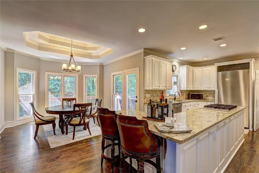 8440 Valemont Drive, Sandy Springs, Georgia 30350, 5 Bedrooms Bedrooms, ,4 BathroomsBathrooms,Residential,For Sale,8440 Valemont Drive,7635755
