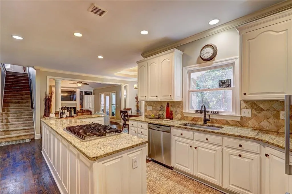 8440 Valemont Drive, Sandy Springs, Georgia 30350, 5 Bedrooms Bedrooms, ,4 BathroomsBathrooms,Residential,For Sale,8440 Valemont Drive,7635755