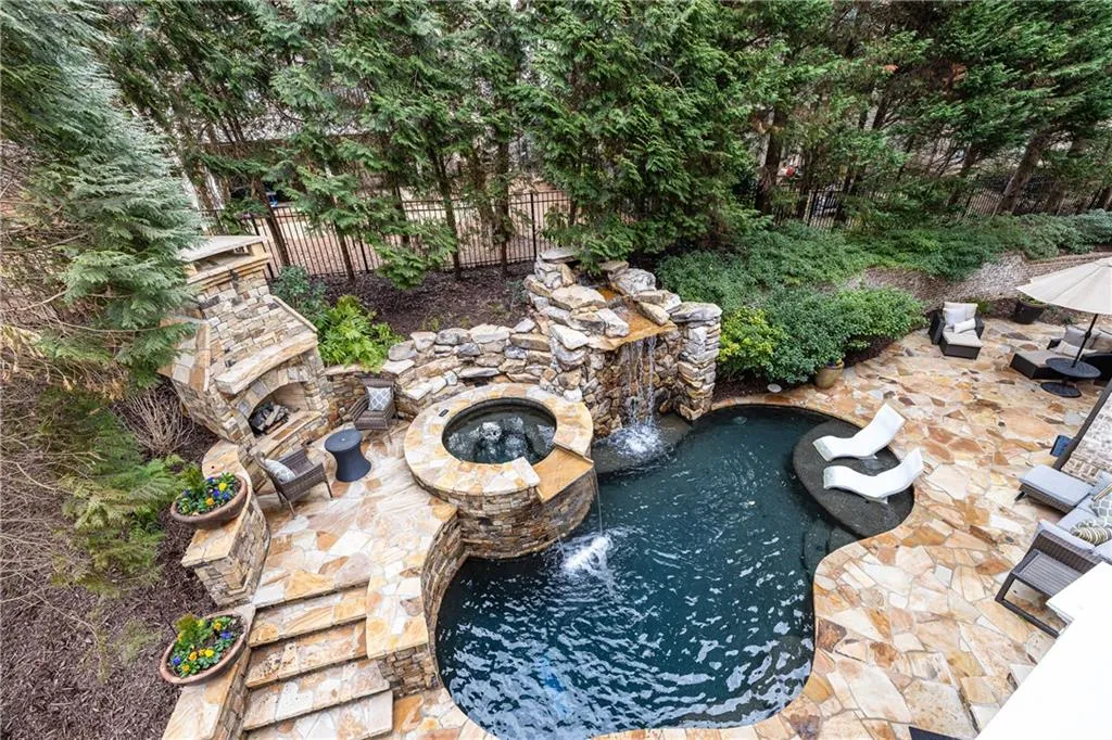 525 Glengate Cove, Atlanta, Georgia 30328, 6 Bedrooms Bedrooms, ,6 BathroomsBathrooms,Residential,For Sale,525 Glengate Cove,7719811