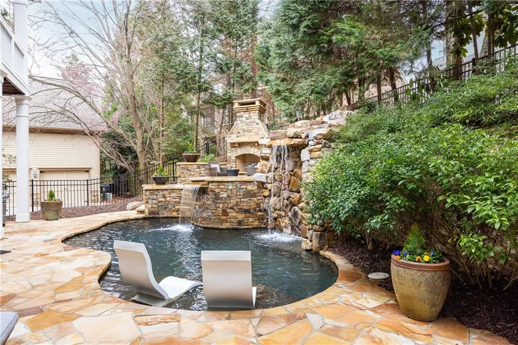 525 Glengate Cove, Atlanta, Georgia 30328, 6 Bedrooms Bedrooms, ,6 BathroomsBathrooms,Residential,For Sale,525 Glengate Cove,7719811
