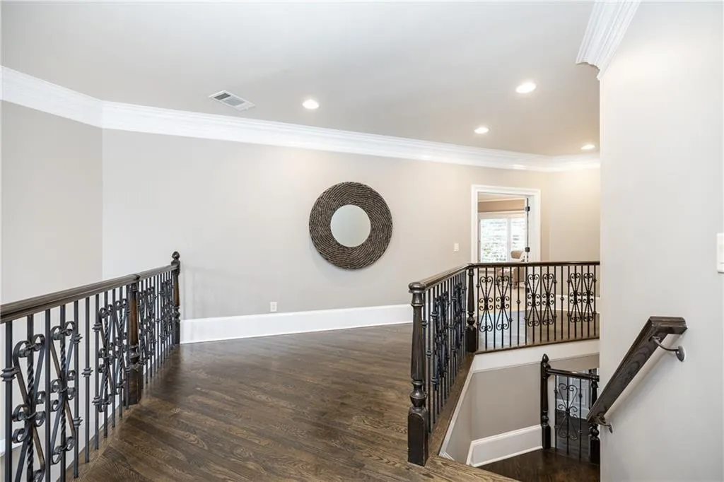 525 Glengate Cove, Atlanta, Georgia 30328, 6 Bedrooms Bedrooms, ,6 BathroomsBathrooms,Residential,For Sale,525 Glengate Cove,7719811