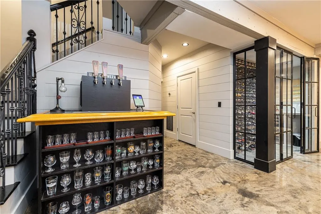 525 Glengate Cove, Atlanta, Georgia 30328, 6 Bedrooms Bedrooms, ,6 BathroomsBathrooms,Residential,For Sale,525 Glengate Cove,7719811