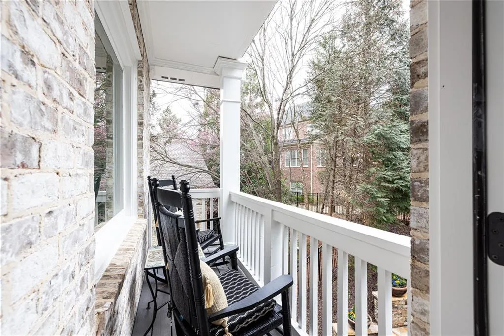 525 Glengate Cove, Atlanta, Georgia 30328, 6 Bedrooms Bedrooms, ,6 BathroomsBathrooms,Residential,For Sale,525 Glengate Cove,7719811