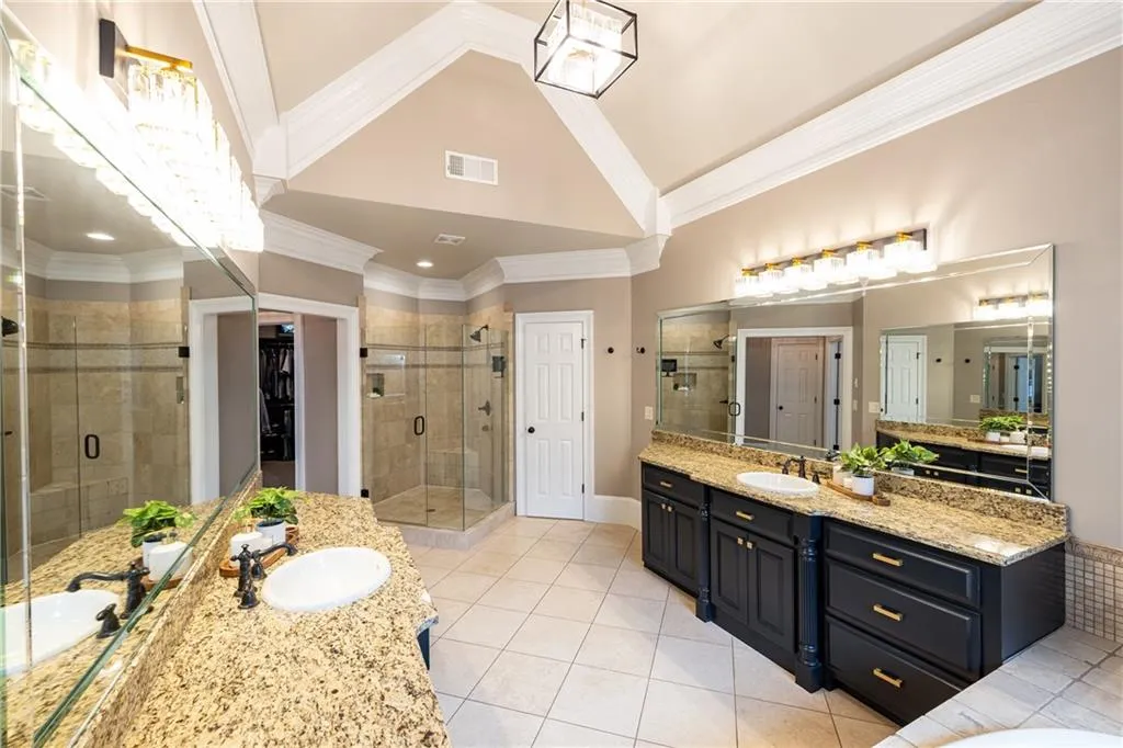 525 Glengate Cove, Atlanta, Georgia 30328, 6 Bedrooms Bedrooms, ,6 BathroomsBathrooms,Residential,For Sale,525 Glengate Cove,7719811