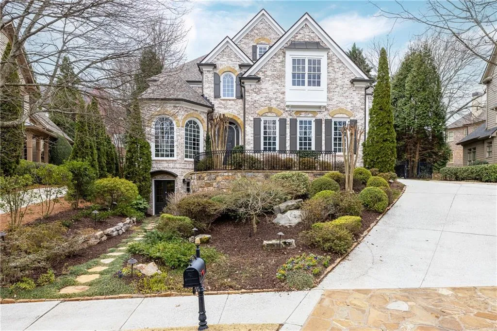 525 Glengate Cove, Atlanta, Georgia 30328, 6 Bedrooms Bedrooms, ,6 BathroomsBathrooms,Residential,For Sale,525 Glengate Cove,7719811