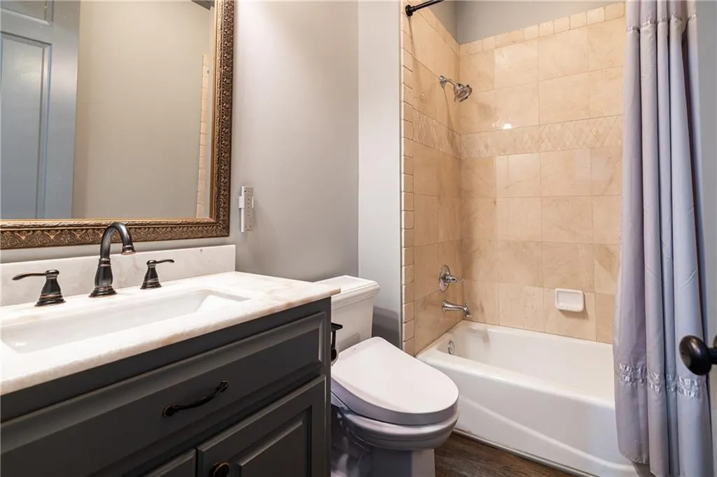 525 Glengate Cove, Atlanta, Georgia 30328, 6 Bedrooms Bedrooms, ,6 BathroomsBathrooms,Residential,For Sale,525 Glengate Cove,7719811