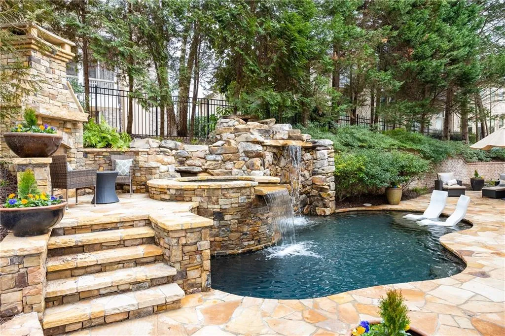 525 Glengate Cove, Atlanta, Georgia 30328, 6 Bedrooms Bedrooms, ,6 BathroomsBathrooms,Residential,For Sale,525 Glengate Cove,7719811