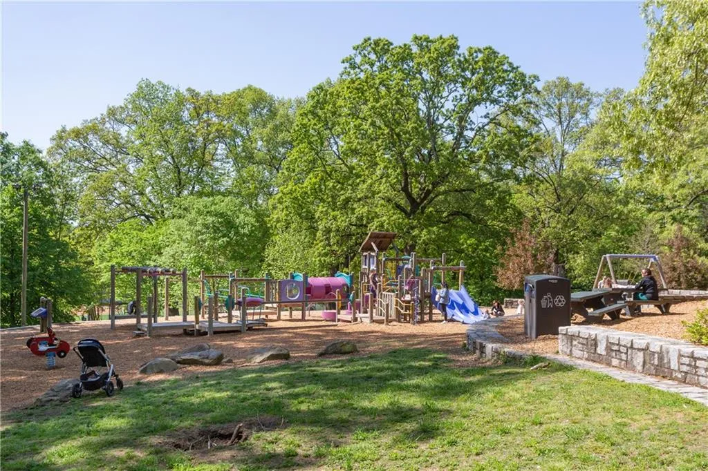 4700 Dudley Lane, Atlanta, Georgia 30327, 7 Bedrooms Bedrooms, ,6 BathroomsBathrooms,Residential,Sold,4700 Dudley Lane,6507729