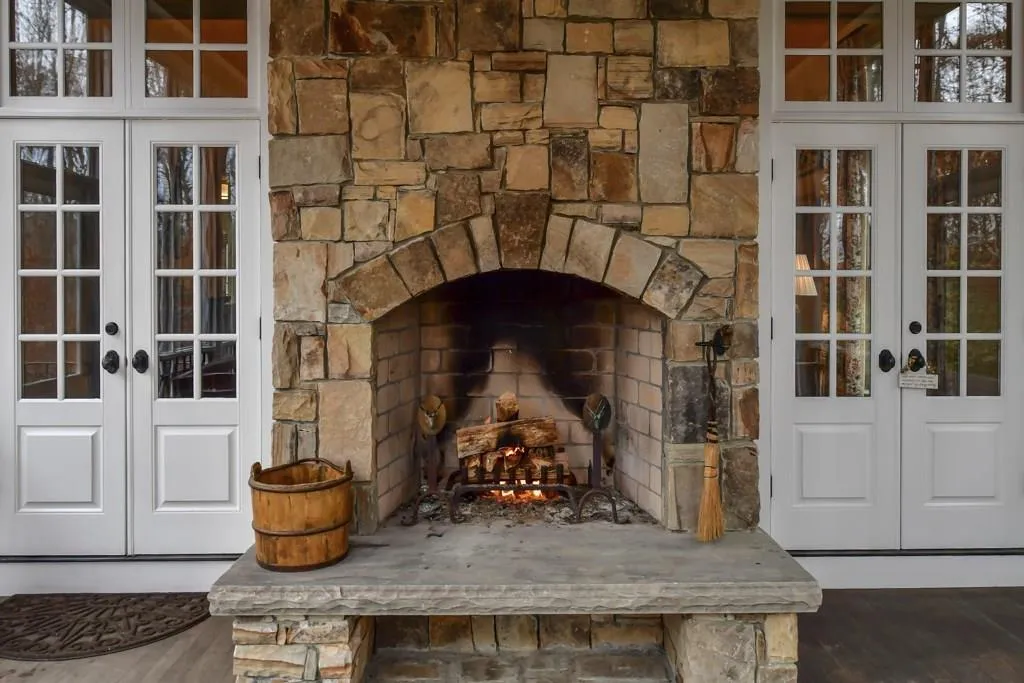 1530 Sunnybrook Farm Road, Atlanta, Georgia 30350, 4 Bedrooms Bedrooms, ,4 BathroomsBathrooms,Residential,Sold,1530 Sunnybrook Farm Road,6108575