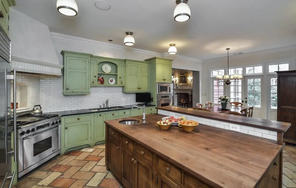 1530 Sunnybrook Farm Road, Atlanta, Georgia 30350, 4 Bedrooms Bedrooms, ,4 BathroomsBathrooms,Residential,Sold,1530 Sunnybrook Farm Road,6108575