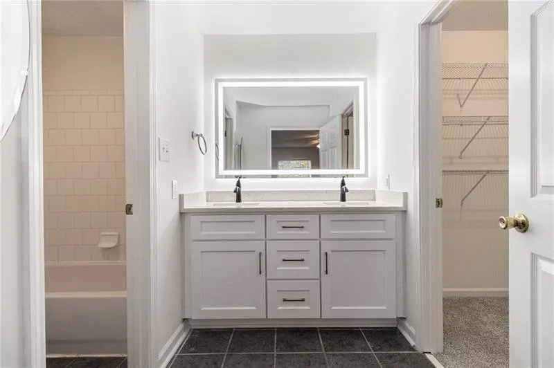 502 Brighton Point, Atlanta, Georgia 30328, 3 Bedrooms Bedrooms, ,2 BathroomsBathrooms,Residential,For Sale,502 Brighton Point,7648644