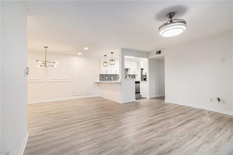 502 Brighton Point, Atlanta, Georgia 30328, 3 Bedrooms Bedrooms, ,2 BathroomsBathrooms,Residential,For Sale,502 Brighton Point,7648644