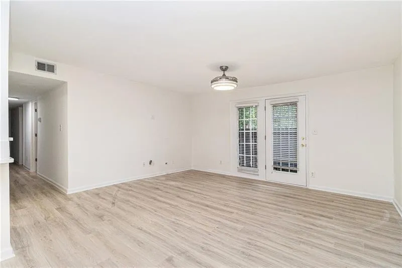 502 Brighton Point, Atlanta, Georgia 30328, 3 Bedrooms Bedrooms, ,2 BathroomsBathrooms,Residential,For Sale,502 Brighton Point,7648644