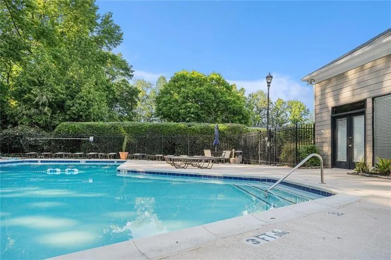 502 Brighton Point, Atlanta, Georgia 30328, 3 Bedrooms Bedrooms, ,2 BathroomsBathrooms,Residential,For Sale,502 Brighton Point,7648644