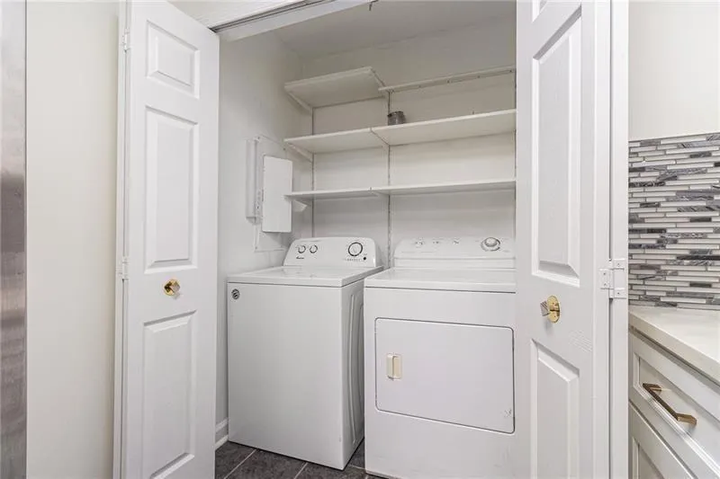 502 Brighton Point, Atlanta, Georgia 30328, 3 Bedrooms Bedrooms, ,2 BathroomsBathrooms,Residential,For Sale,502 Brighton Point,7648644