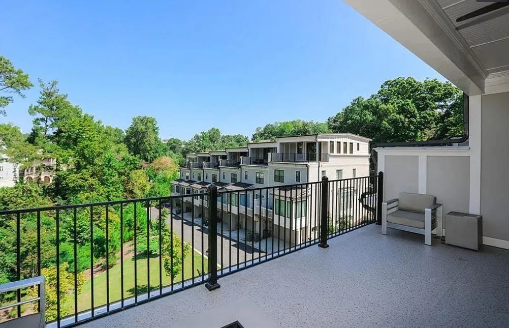 92 Allen Road, Sandy Springs, Georgia 30328, 3 Bedrooms Bedrooms, ,4 BathroomsBathrooms,Residential,Sold,92 Allen Road,7449955