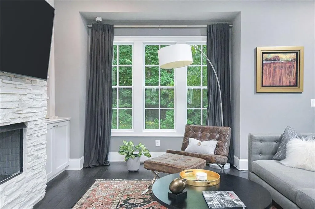 92 Allen Road, Sandy Springs, Georgia 30328, 3 Bedrooms Bedrooms, ,4 BathroomsBathrooms,Residential,Sold,92 Allen Road,7449955