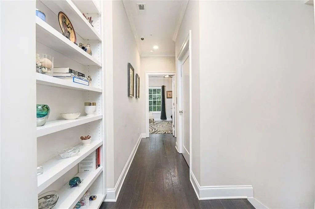 92 Allen Road, Sandy Springs, Georgia 30328, 3 Bedrooms Bedrooms, ,4 BathroomsBathrooms,Residential,Sold,92 Allen Road,7449955